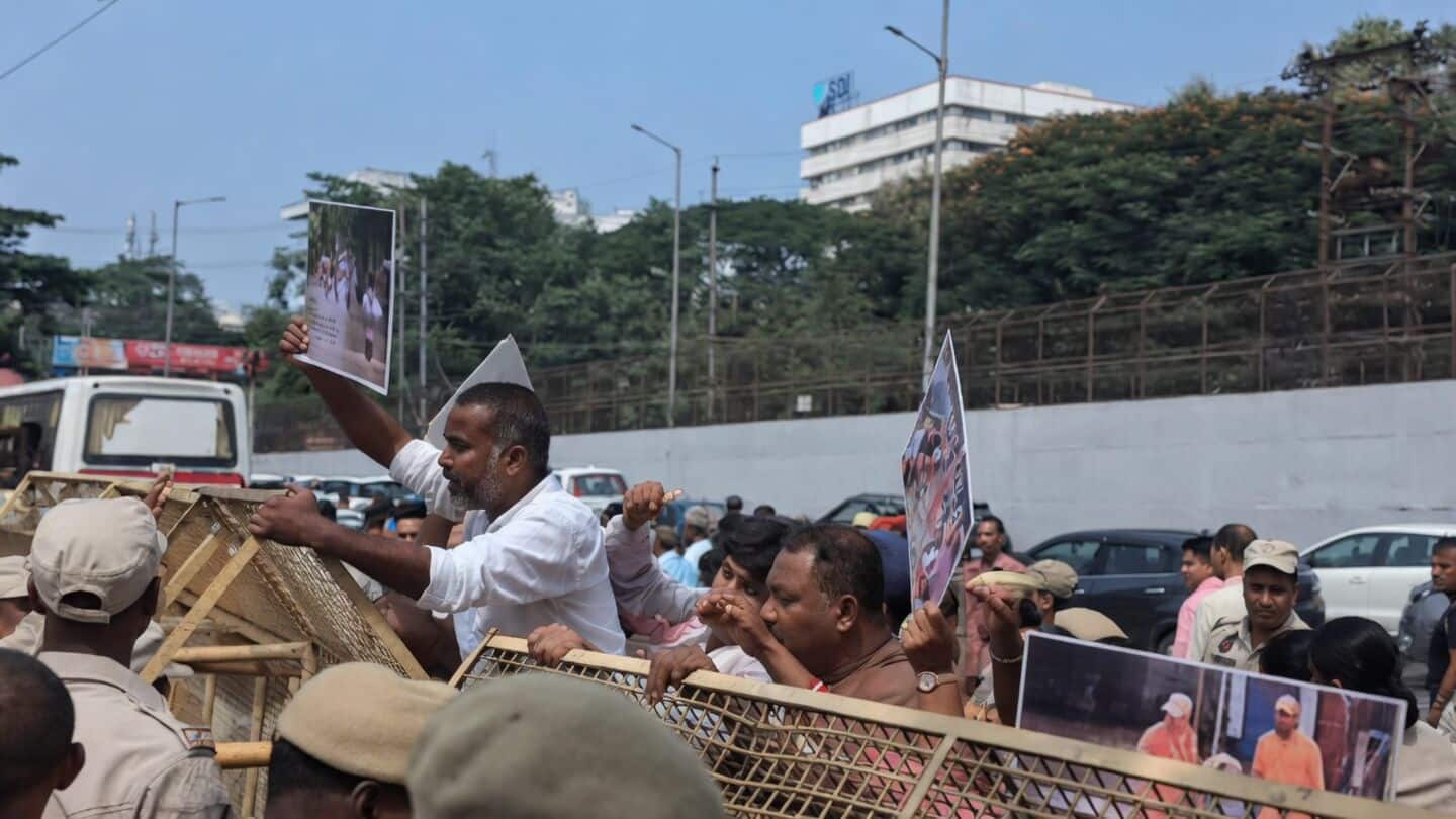 Raijor Dal protests at Himanta Sarma residence seeking flood relief