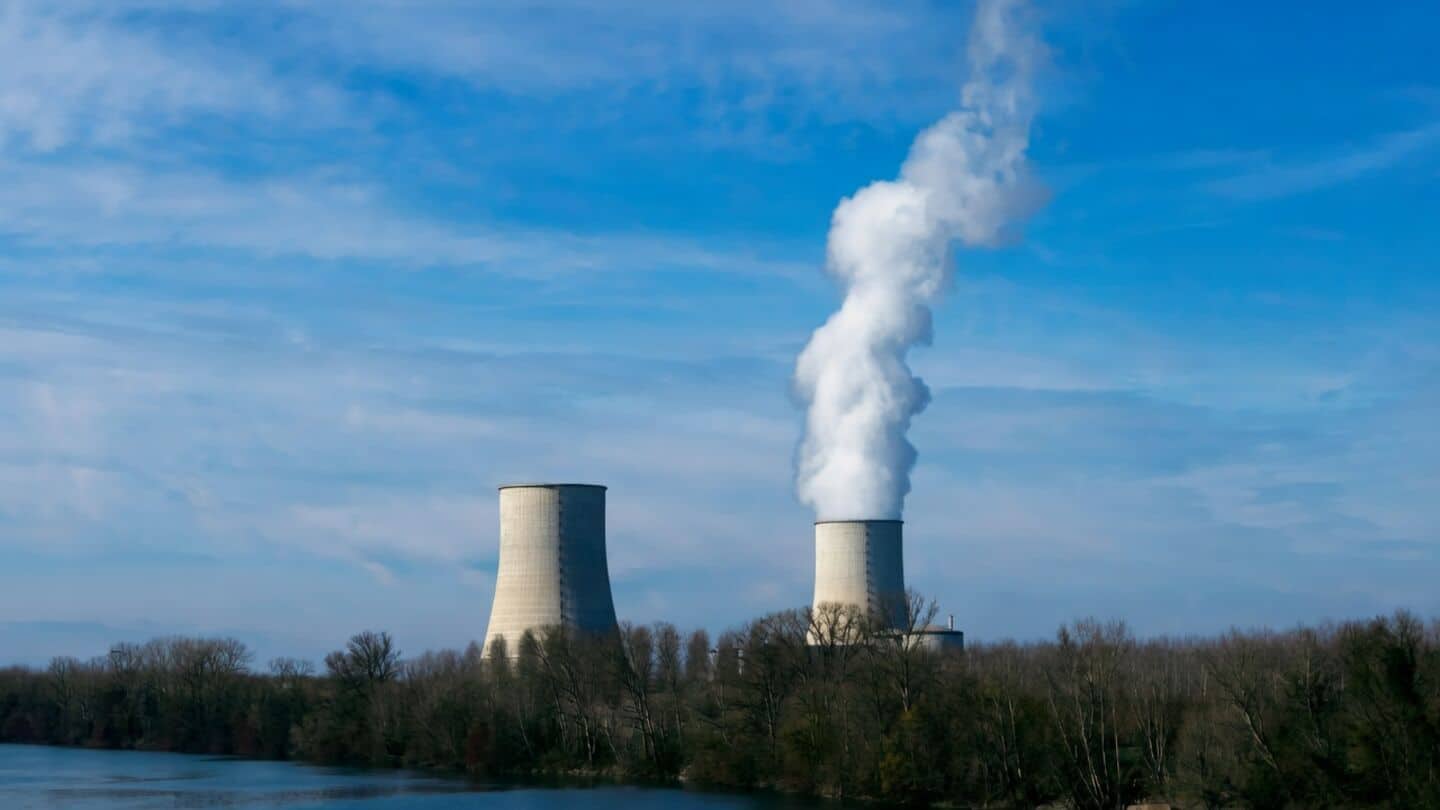 Moody's: AI and cloud push data center demand, $110B need