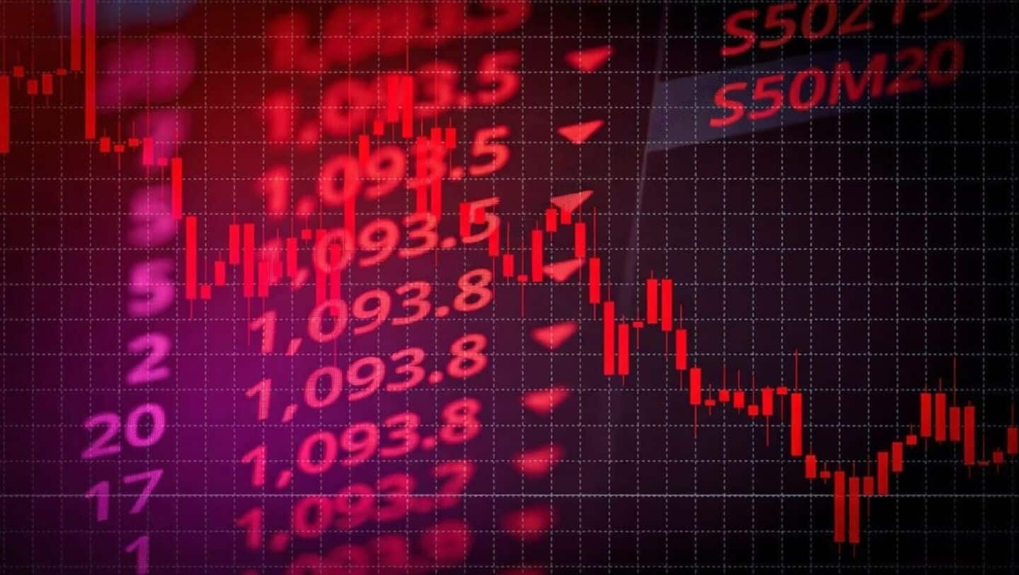 US blockade sends Pakistan's KSE-100 plunging over 5,000 points