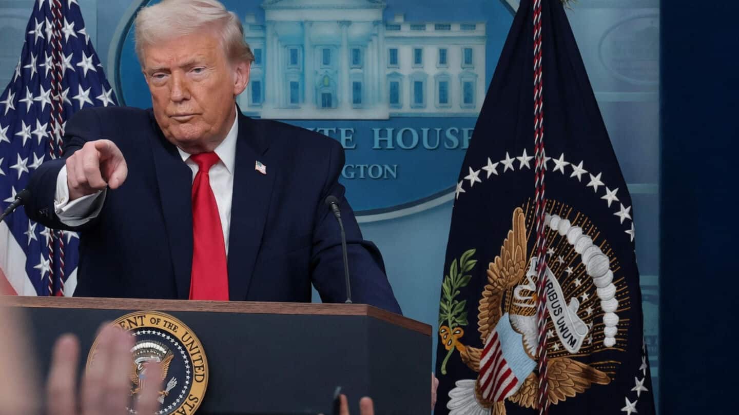 Donald Trump proposes replacing White House press room with pool