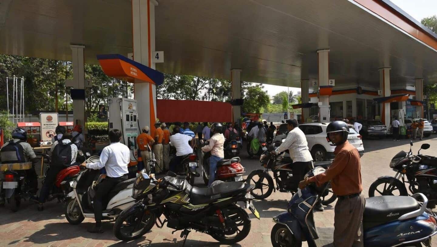 No fuel shortage, but panic buying leads to long queues