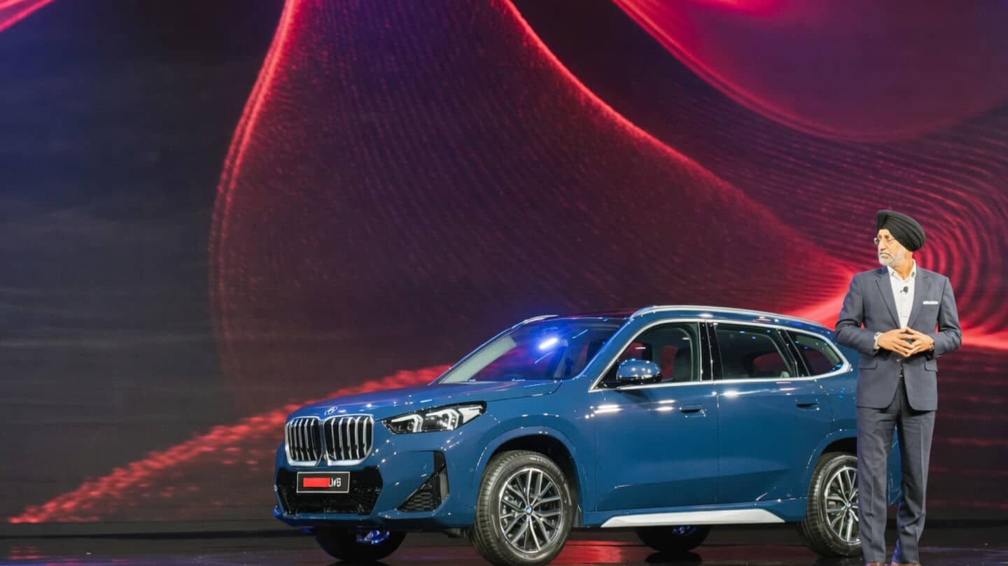 BMW launches X1 LWB in India with 156-hp 1.5L ₹49.90L