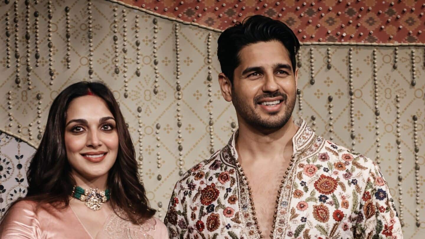 Advani and Malhotra share photo announcing they expect 2nd child