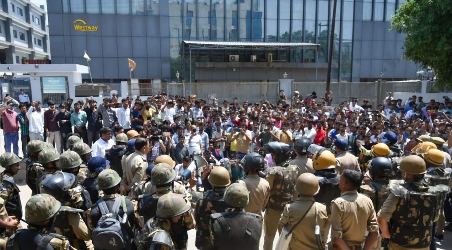 Noida industrial workers demand ₹20,000 amid heated factory protests