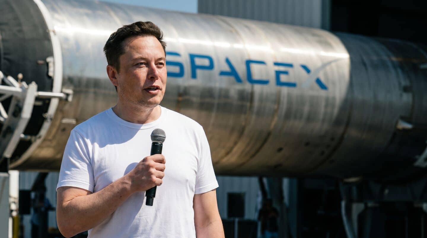 SpaceX ties Elon Musk paycheck to Mars city, $7.5T valuation