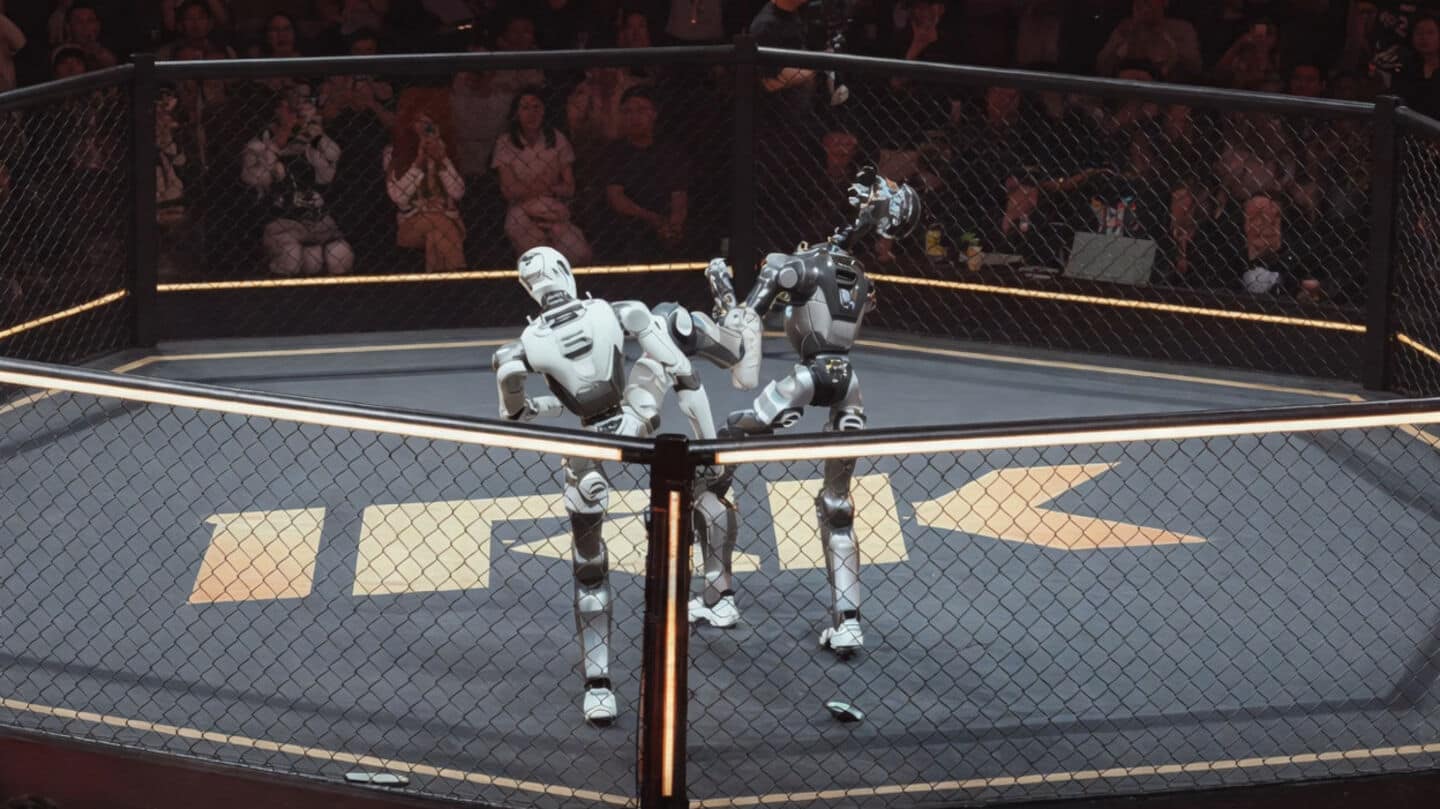 Humanoid robot knocks opponent's head off at Shenzhen URKL tournament