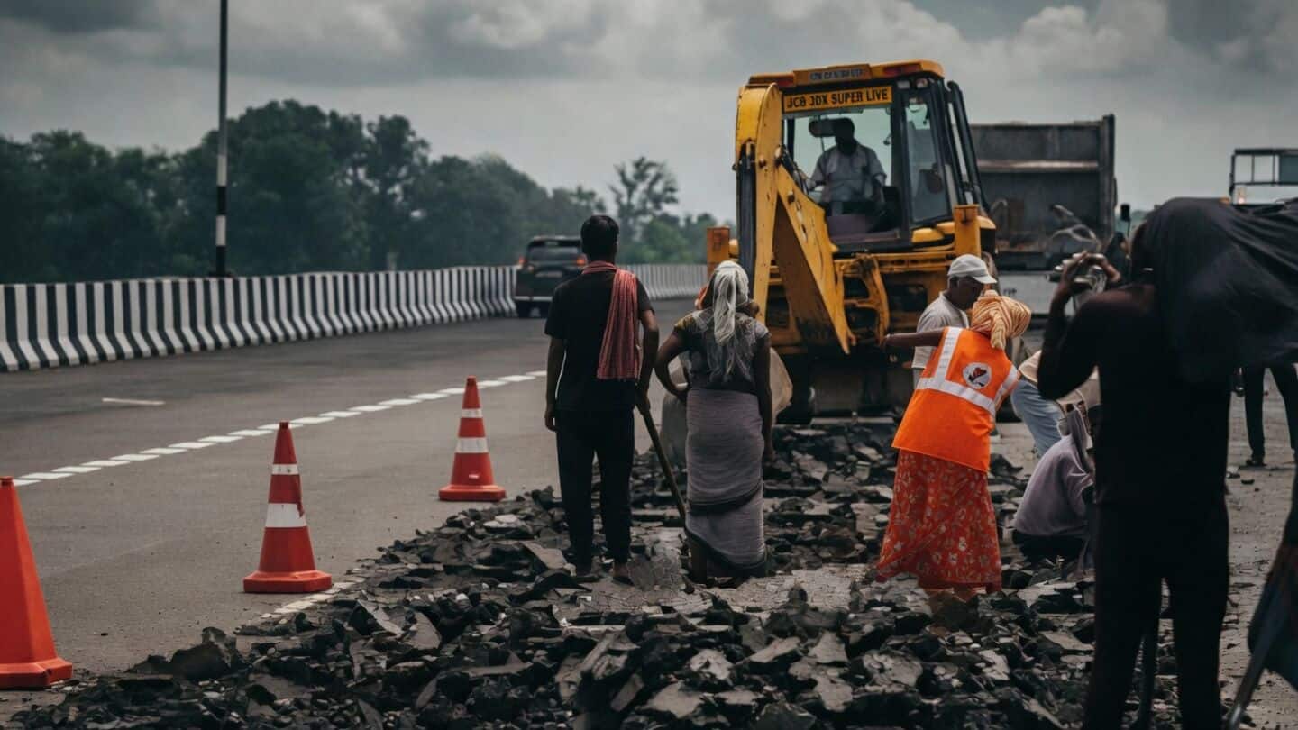 Kanpur-Lucknow Expressway near Korari in Unnao caves after incessant rain