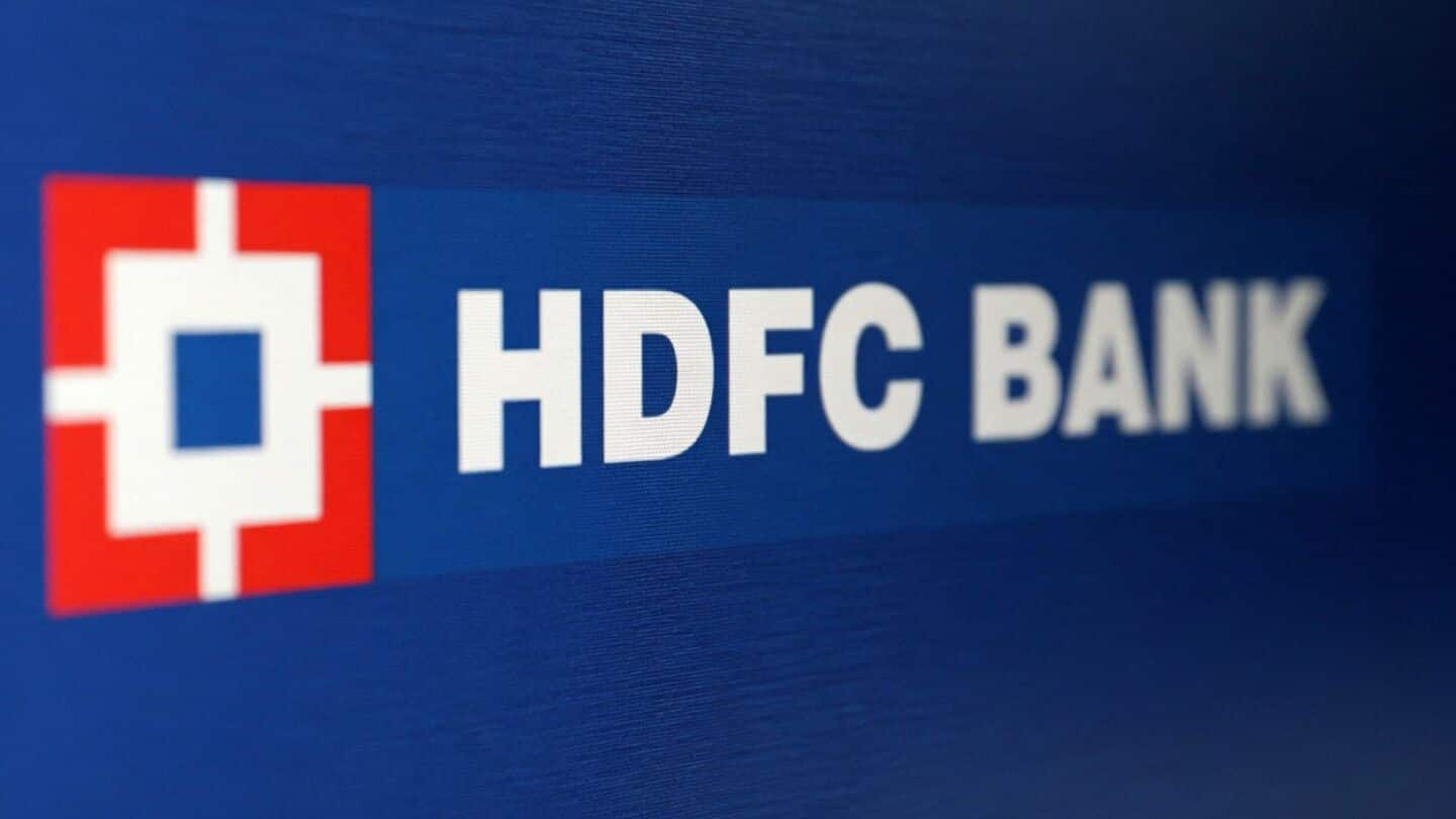 HDFC Bank shares fall to ₹724.95 near 52-week low