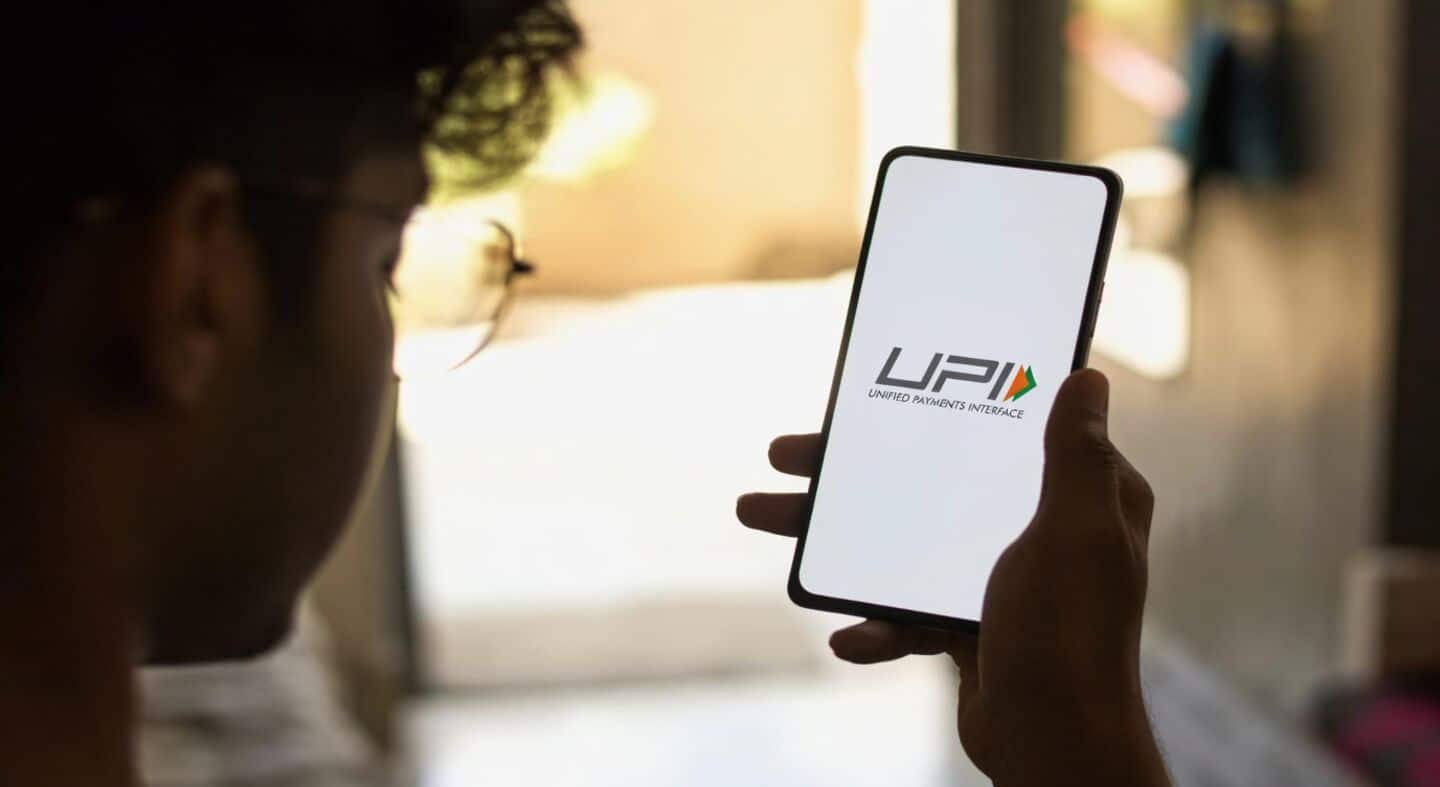 कहीं आपकी UPI लिमिट भी तो कम नहीं हुई? जानिए बैंक ऐसा क्यों करते हैं