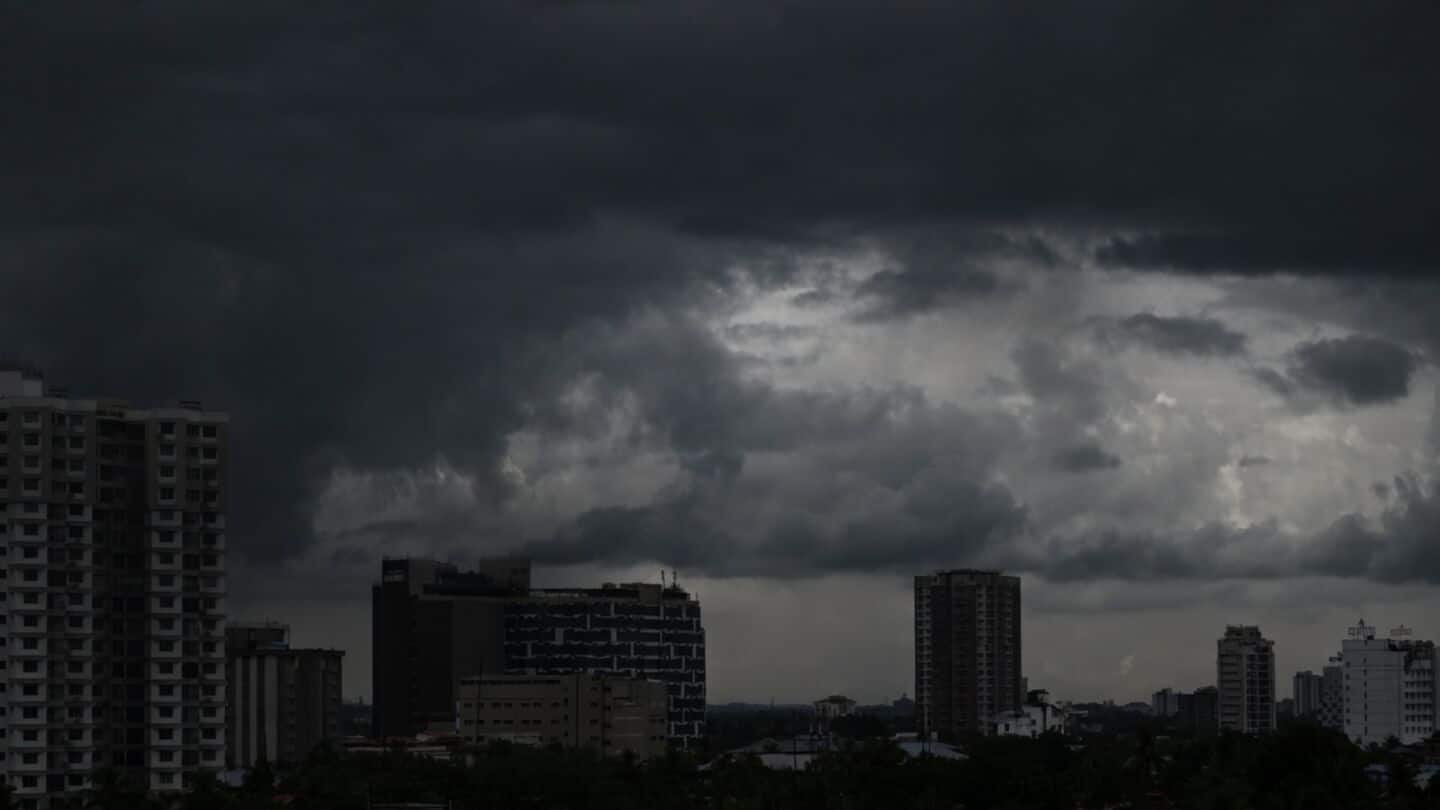 IMD warns Kerala of heavy rain, orange alert October 1