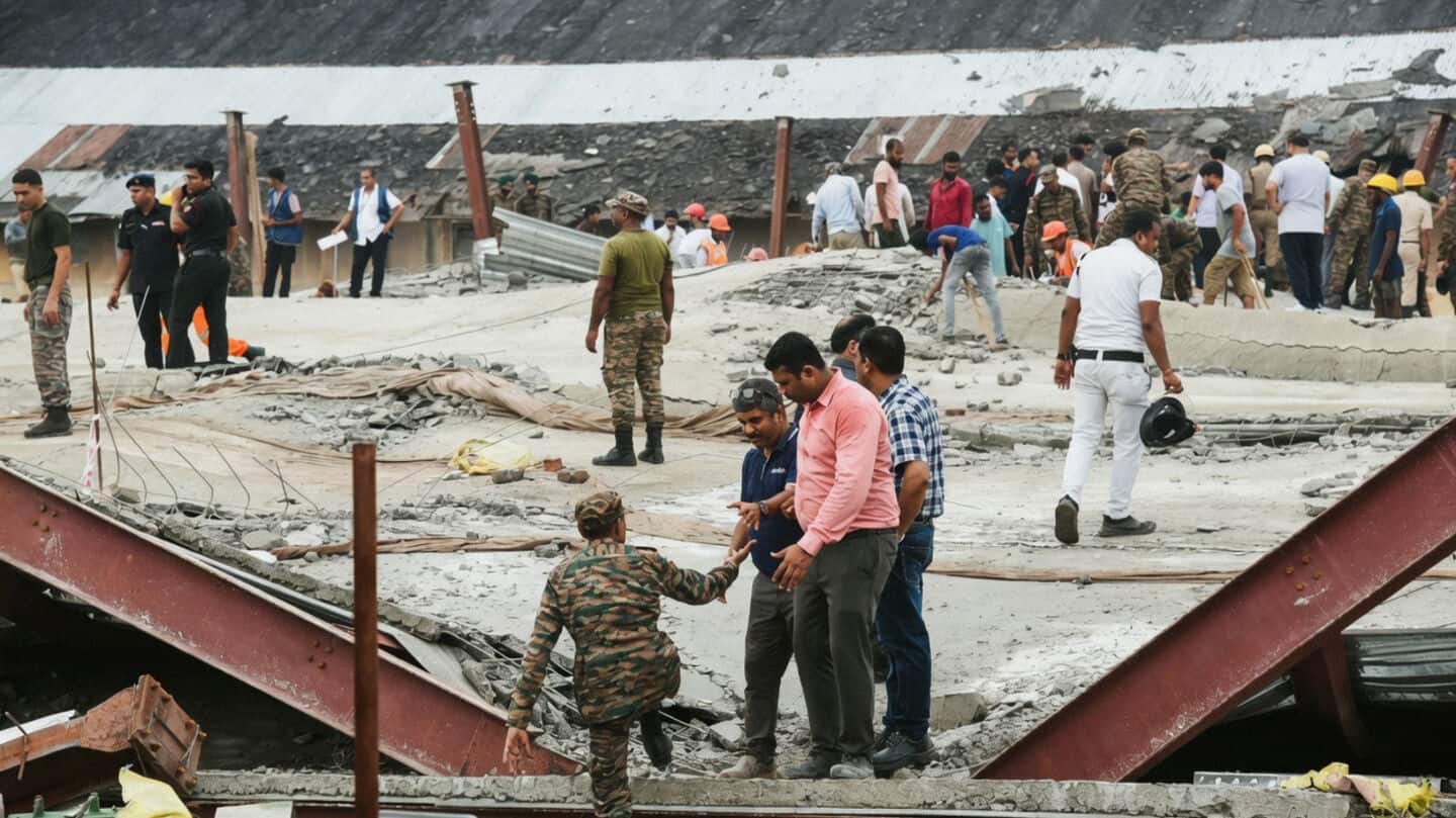 Kolkata Taratala warehouse collapse kills 5 and prompts 5 arrests