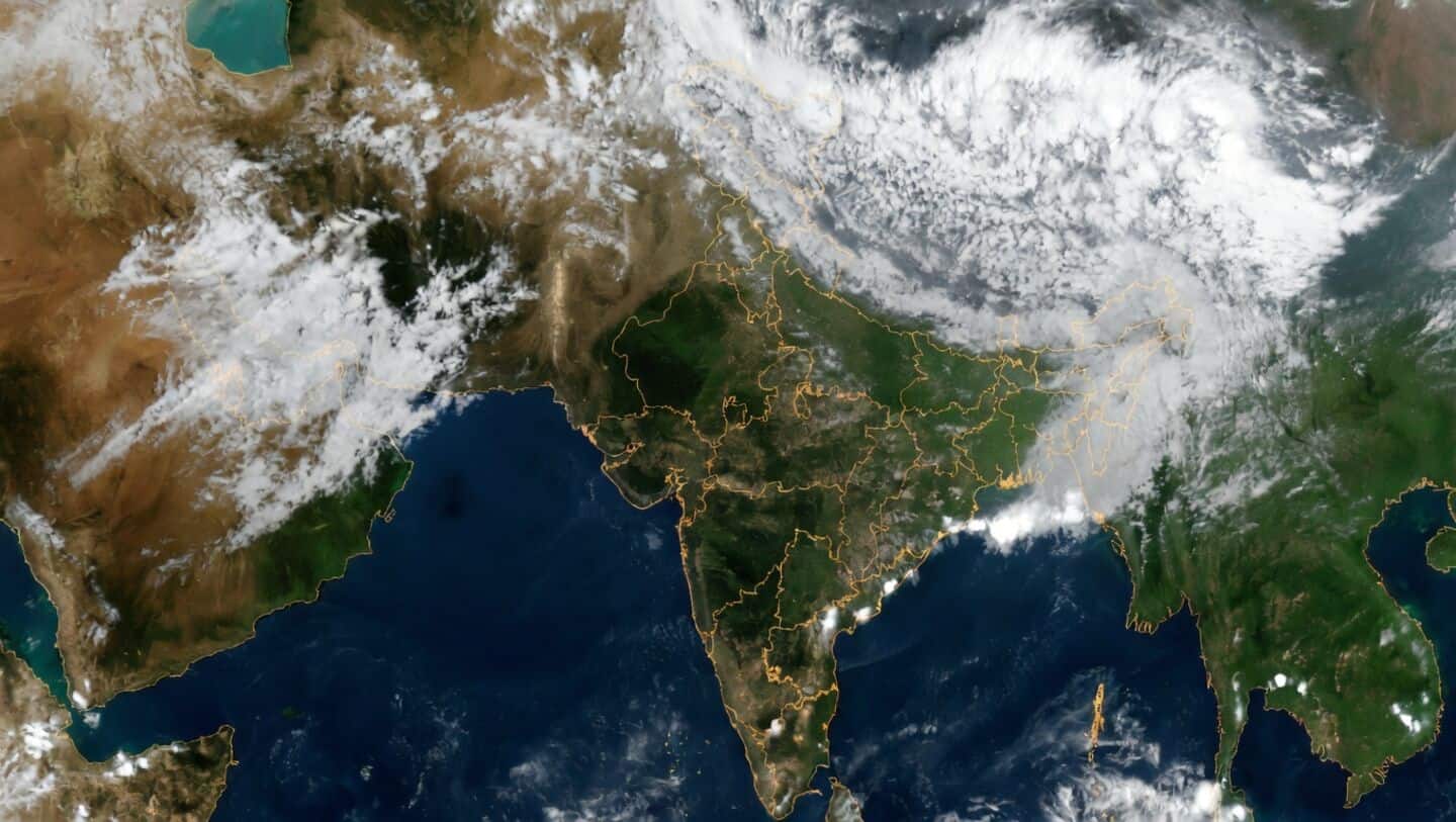 Giant 1,000-km cloud band shifts east from northern India