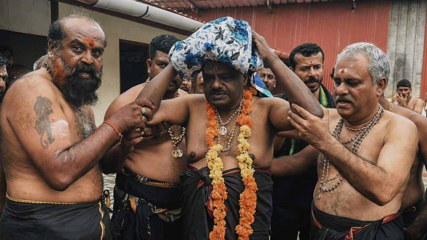 H.D. Kumaraswamy makes 1st Sabarimala visit as union minister