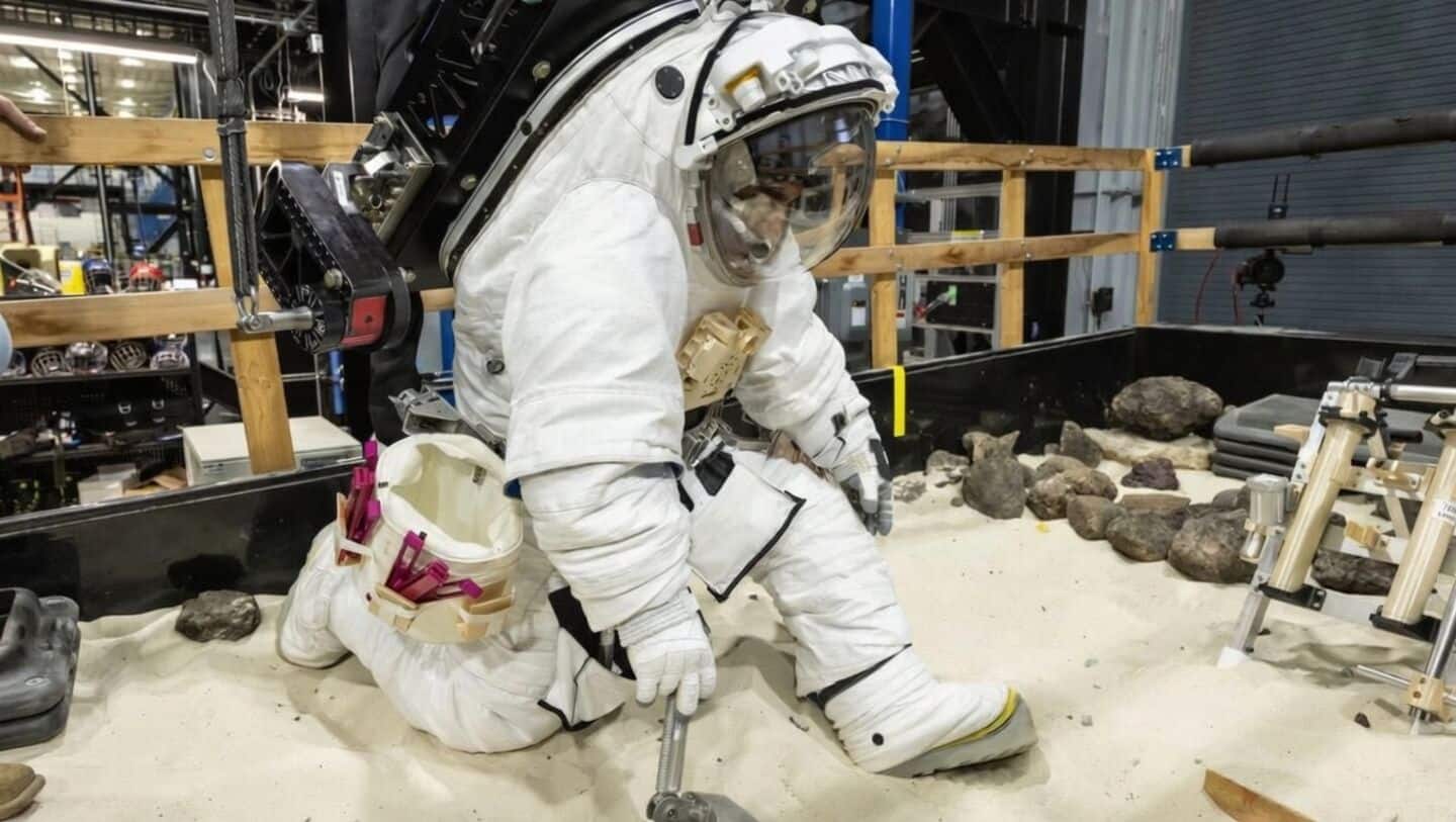 Axiom Space readies AxEMU suit for ISS or Artemis 3