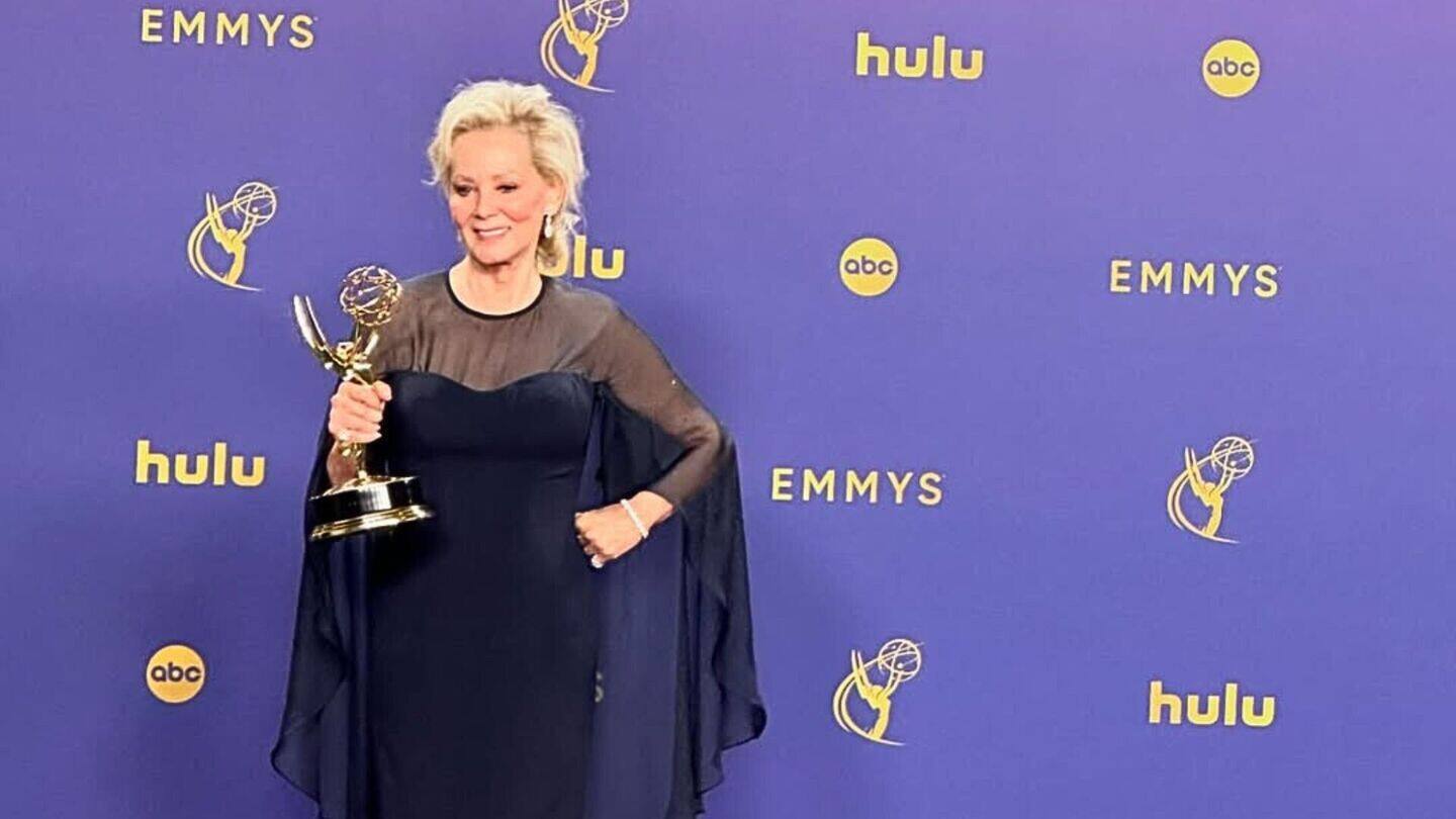 Jean Smart celebrates birthday, wins 7th Emmy: 'My kids my anchor'
