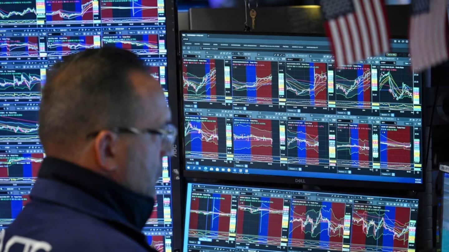 Wall Street slips as NVIDIA earnings and PCE inflation loom