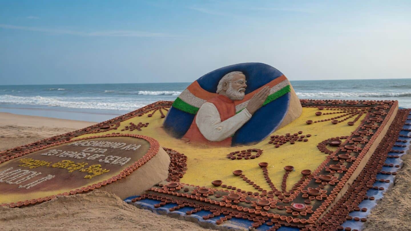 Sudarsan Pattnaik builds sculpture at Puri for Modi's 76th birthday
