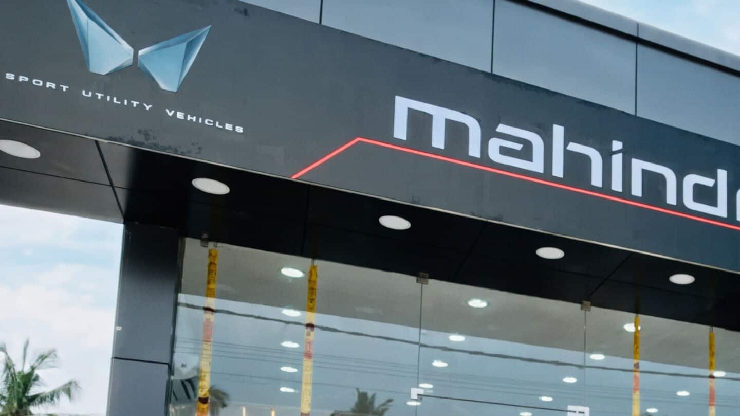 Mahindra unveils BLAZO i-TRK with iFuelSmart AI 48-hour uptime guarantee