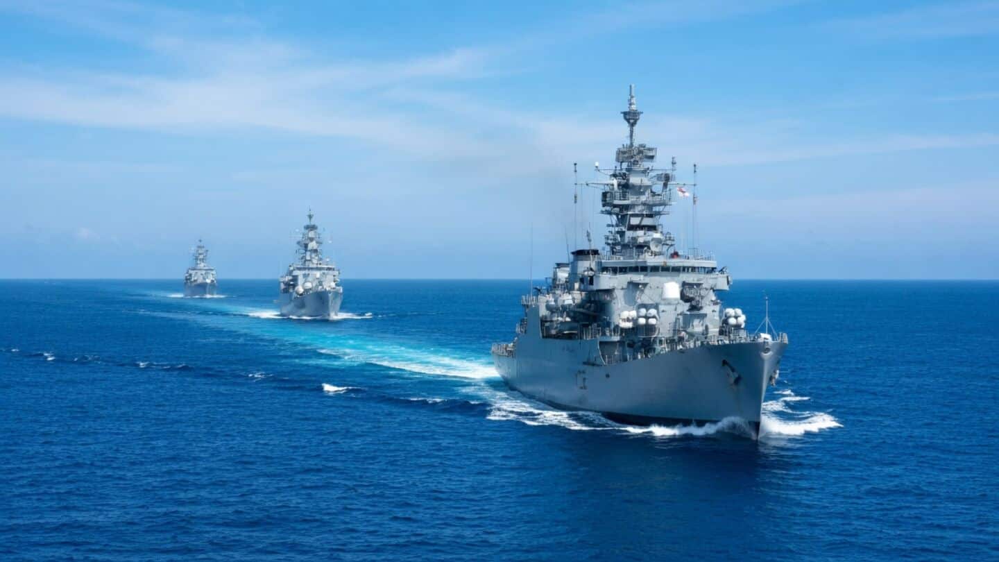 US politicians mistakenly post foreign warship photos on Navy birthday