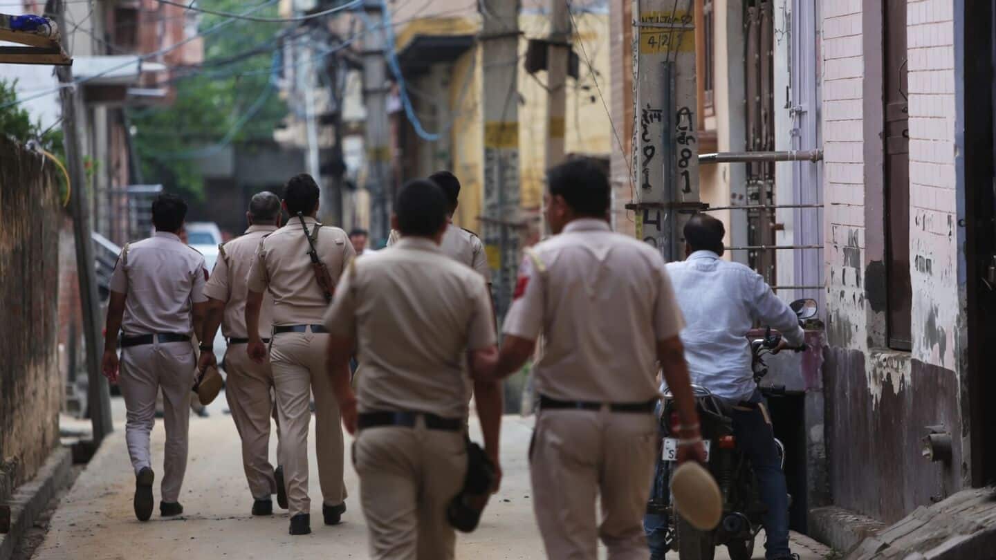 Ghaziabad mechanic Rajkumar dies after breaking pink police booth glass