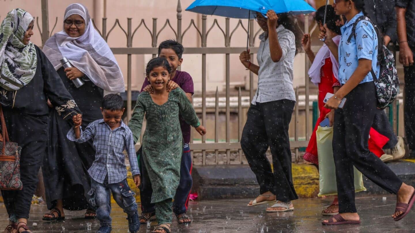 Hyderabad forecast: light showers, gusts to 40km/h, 32°C high