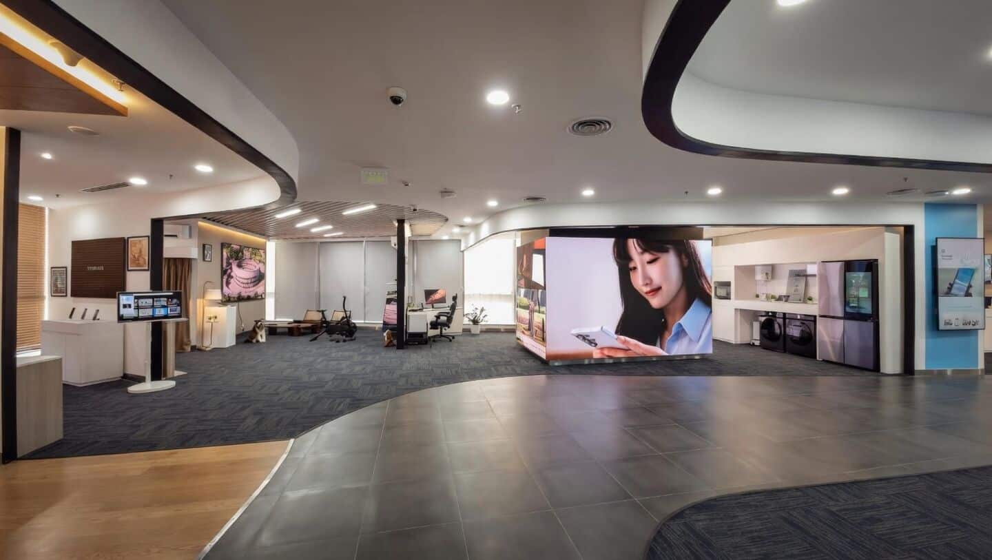 Samsung marks 30 years in India with smart business ecosystems