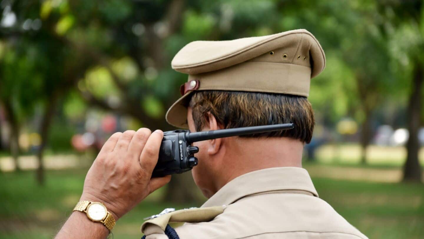 Kidangipaar villagers injure 32 officers during liquor protest in Gondia