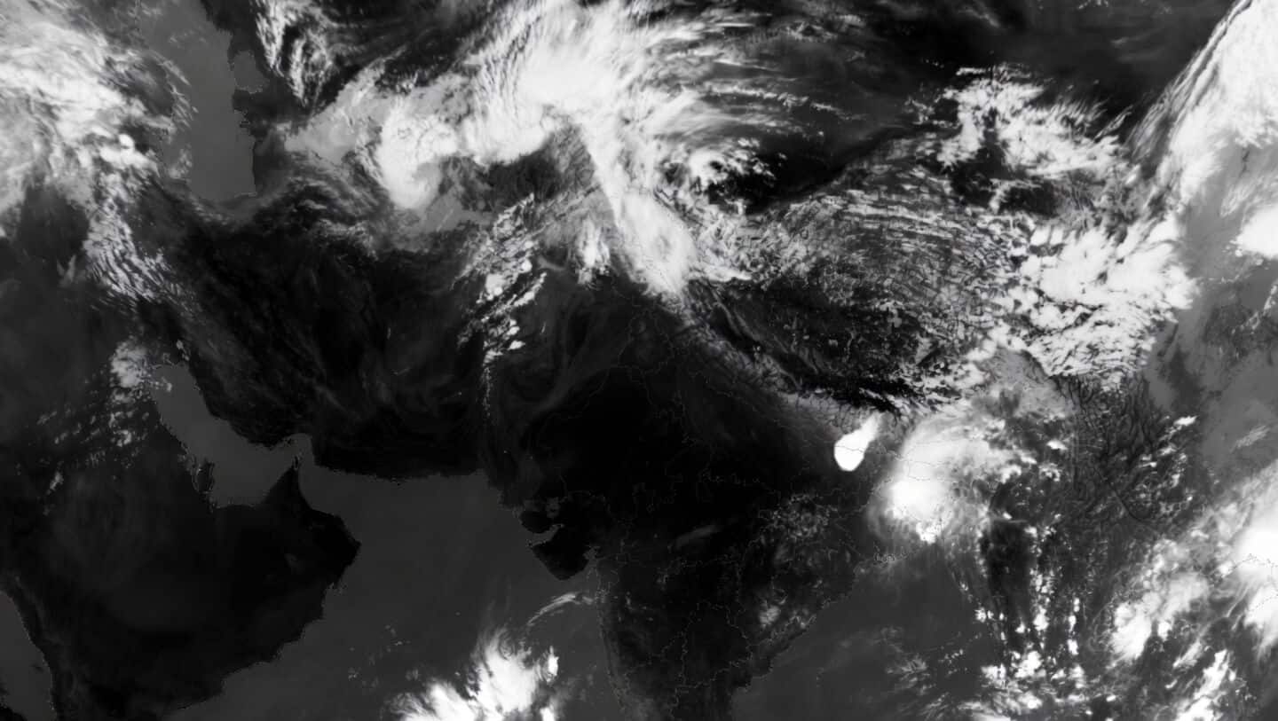 INSAT-3DS spots cyclonic system on May 21, promising heat relief