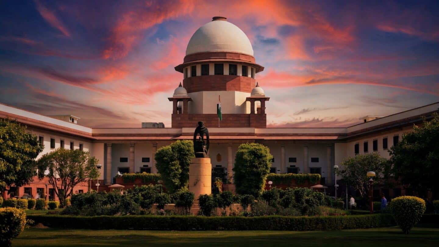 Supreme Court retains live streaming, orders Centre to file reply