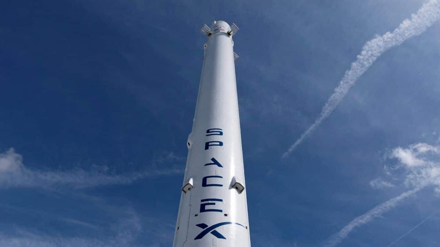 Leftover SpaceX rocket stage to hit moon at 8,700 kph