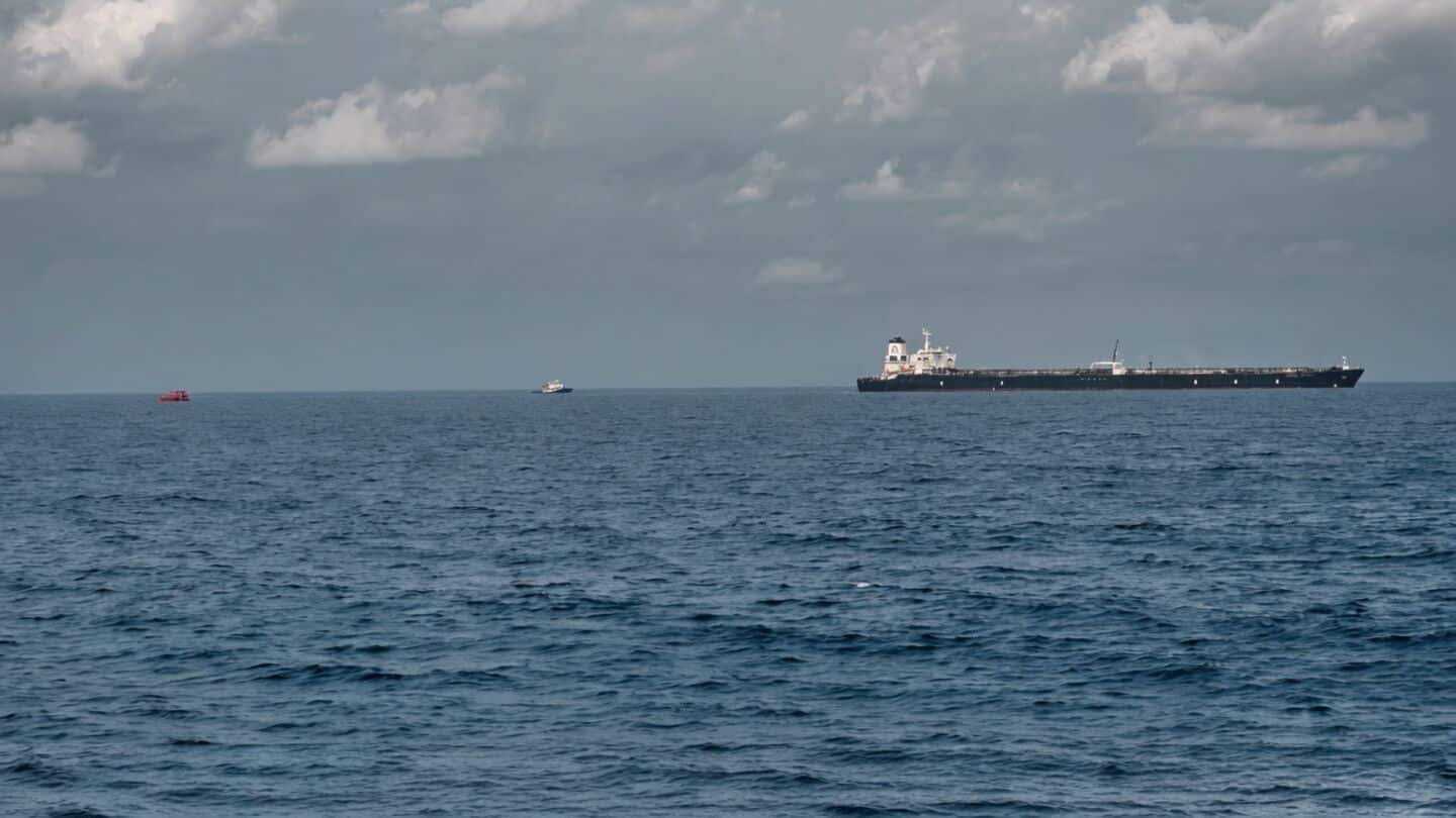 MT Sanmar Herald hit by gunfire near Strait of Hormuz