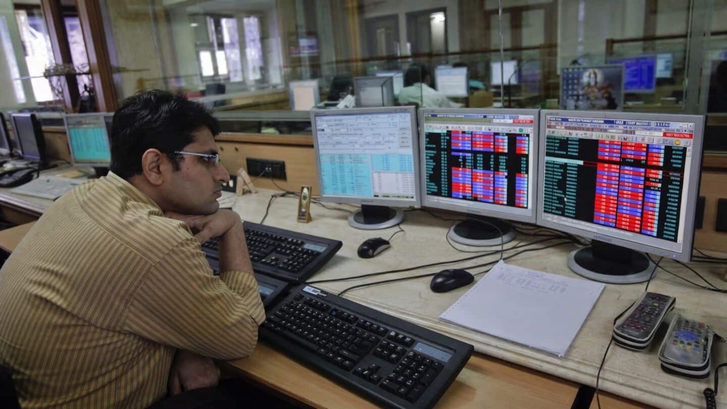 Sensex down 622.71 points, Nifty falls 184.85 amid oil prices