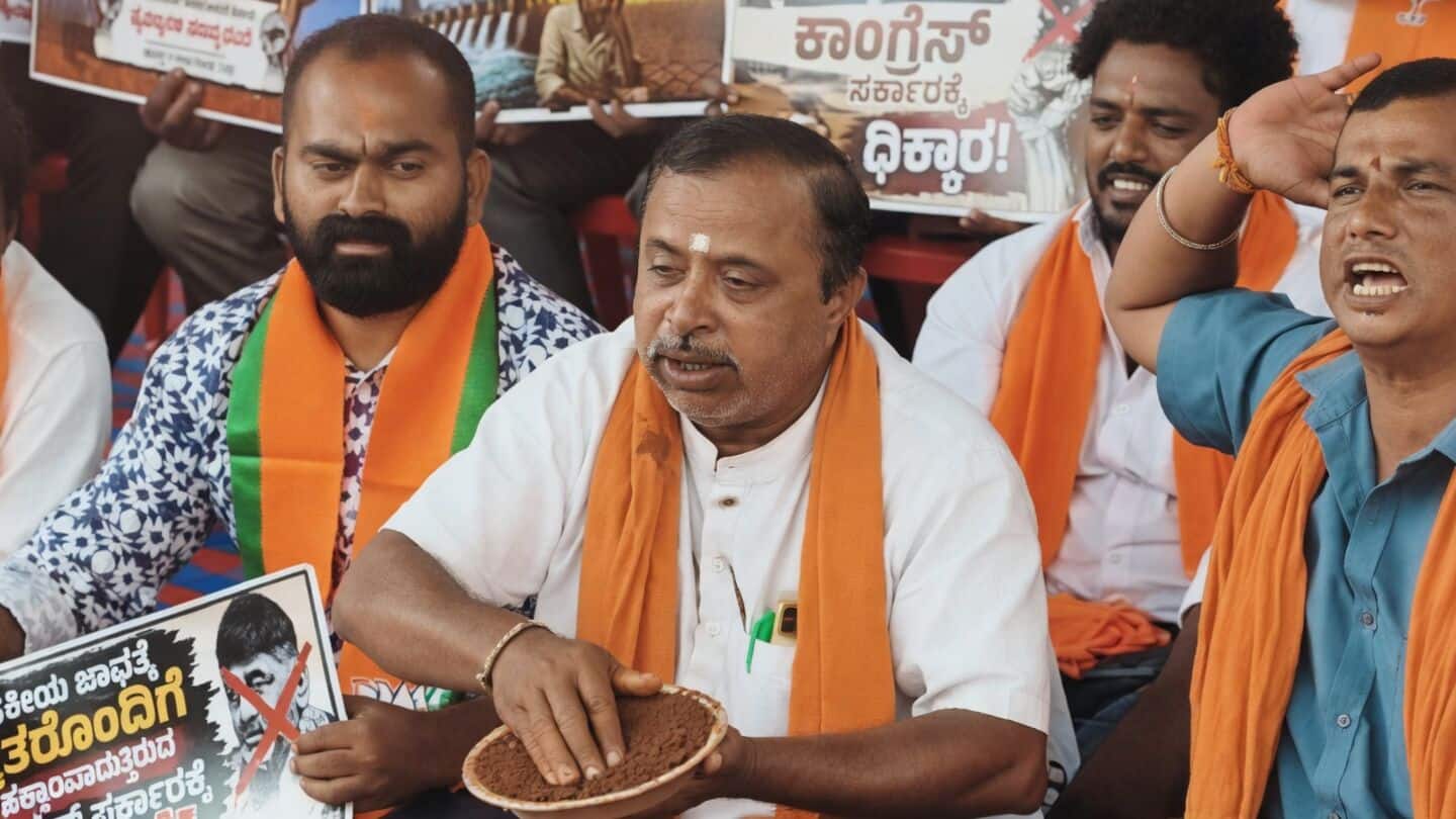 Mandya BJP worker eats mud over 12,000 cusecs Cauvery order