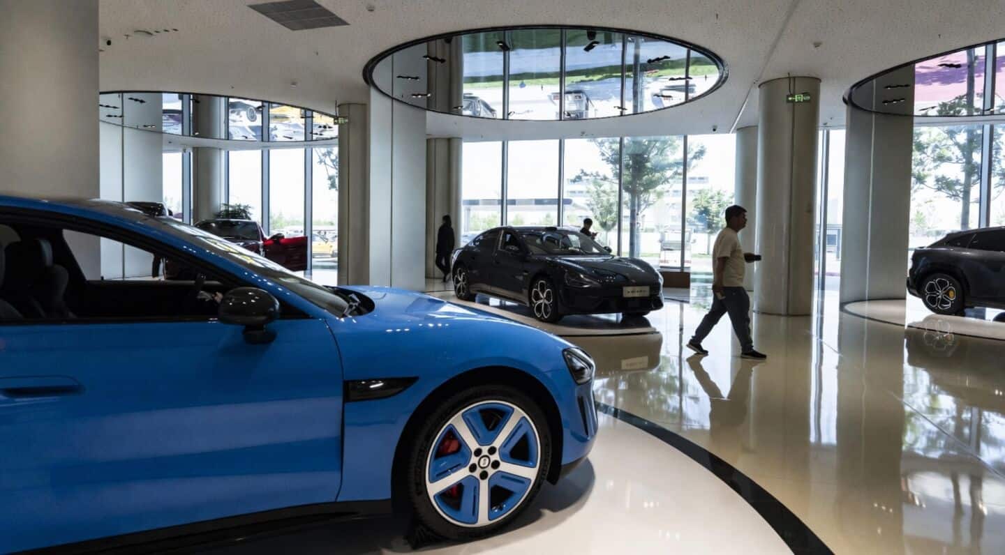 China passenger car sales drop 24% to 1.702 million units