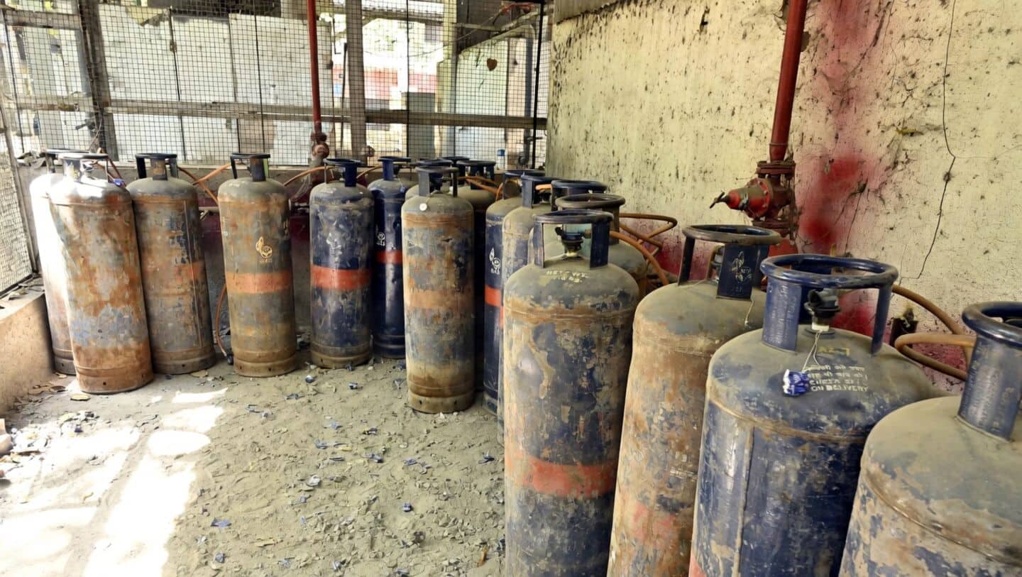 LPG shortage in Mumbai affects restaurants; 'rava dosa' on pause