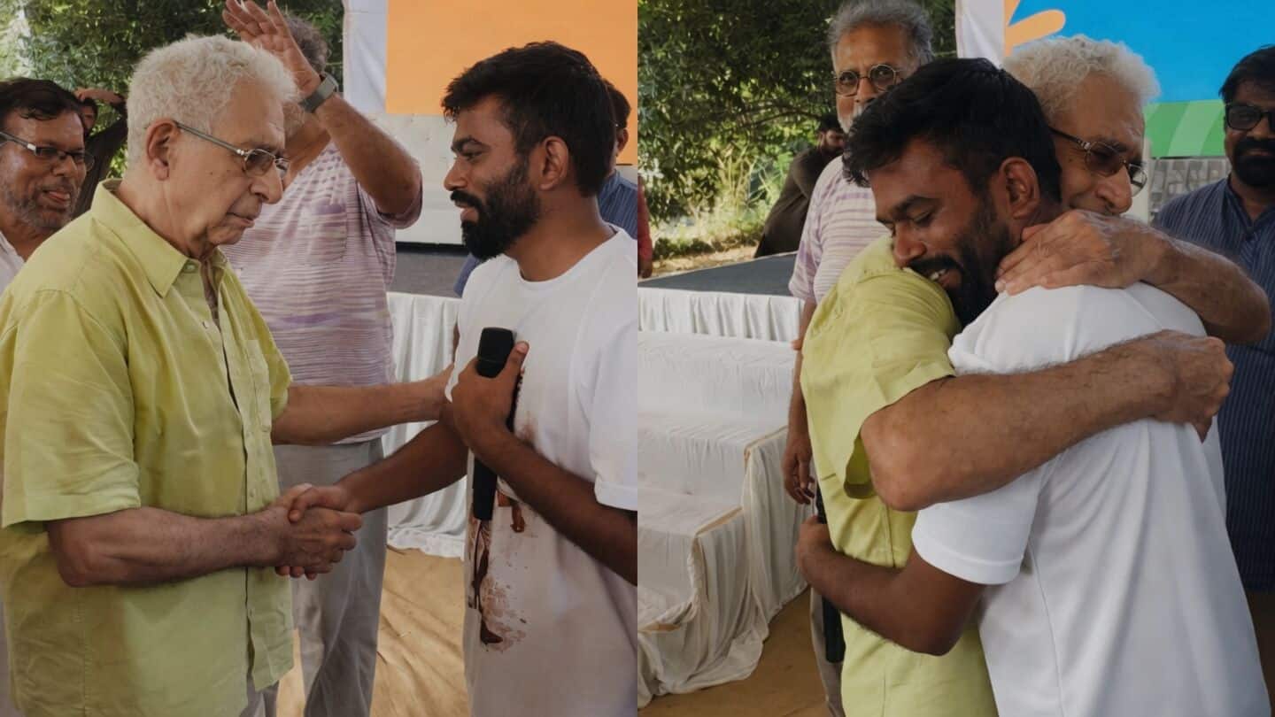 Naseeruddin Shah meets Abhijeet Dipke during Mumbai protest over SIR