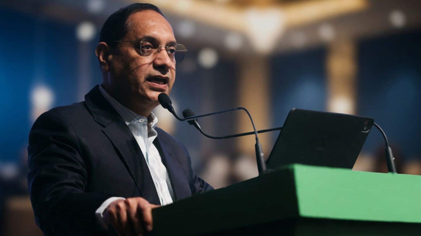 SEBI to tweak derivatives closing price calculations, chairman acknowledges bumps