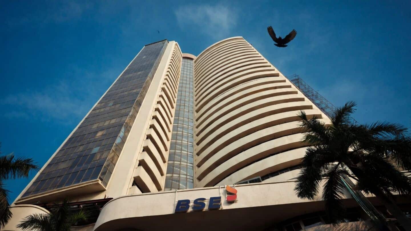 Sensex falls 555 points amid oil rise, U.S.-Iran tensions