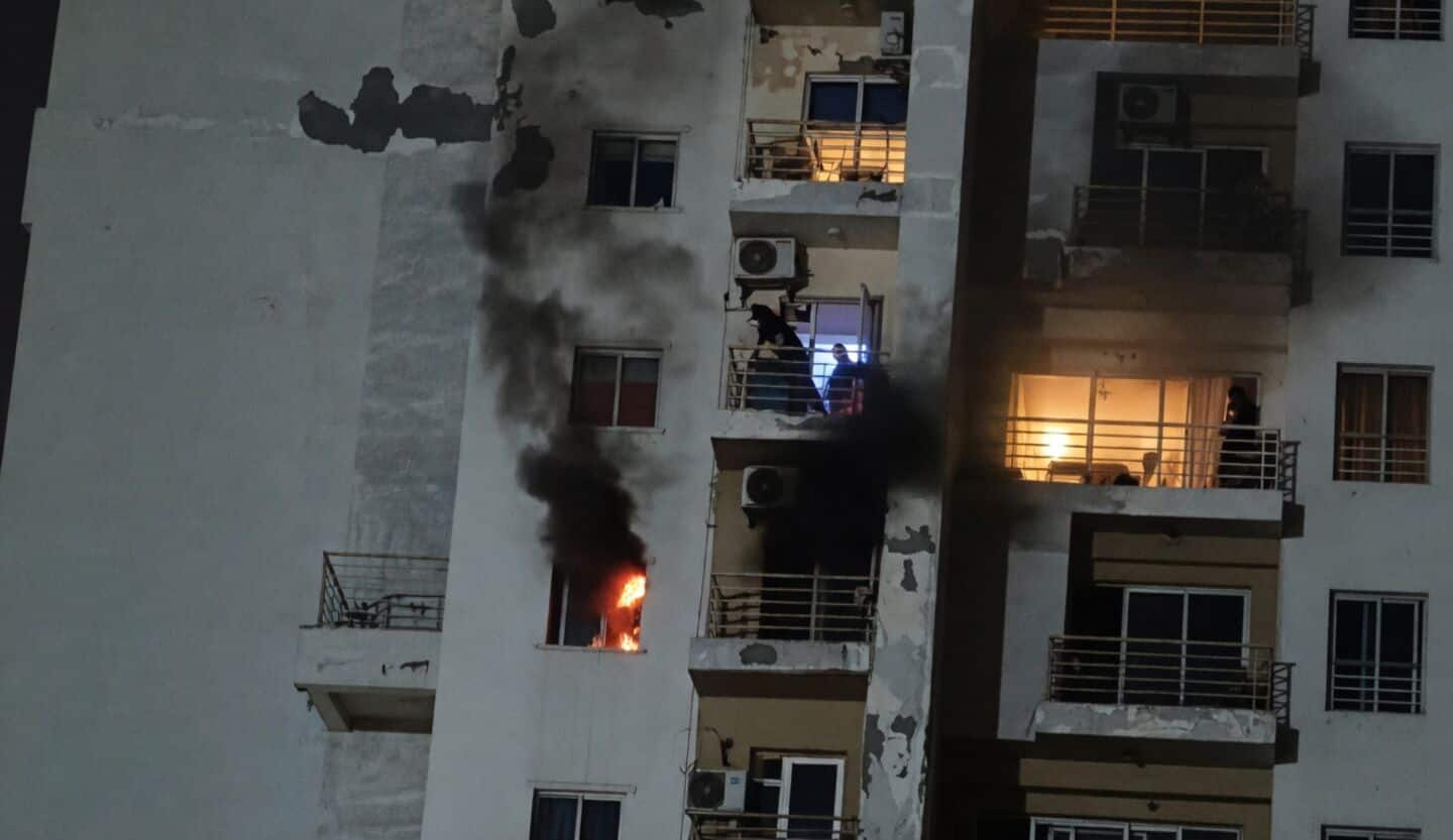 Noida apartment fire doused by maintenance, apparently AC short circuit