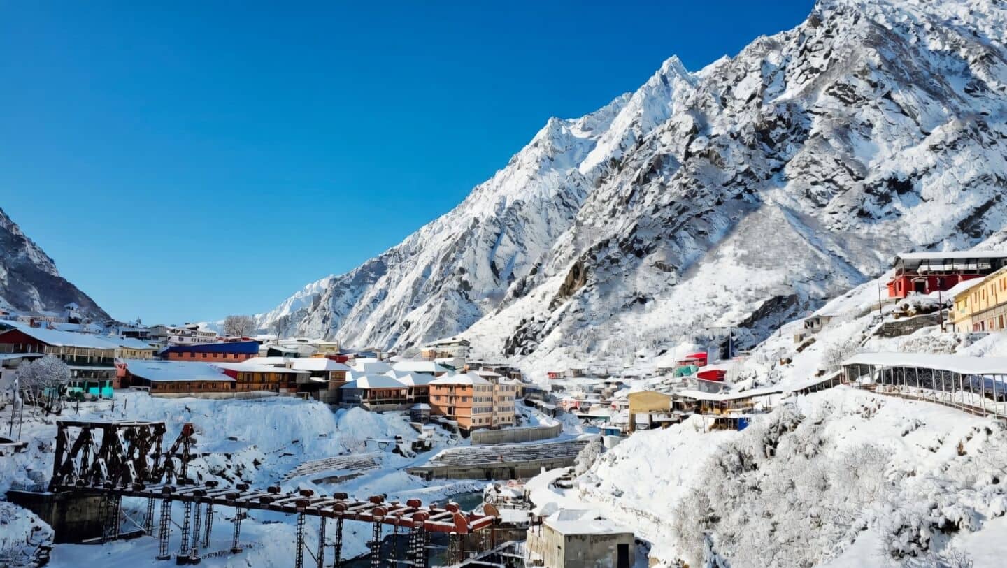 IMD alerts Uttarakhand Himachal for rain thunderstorms snowfall April 16