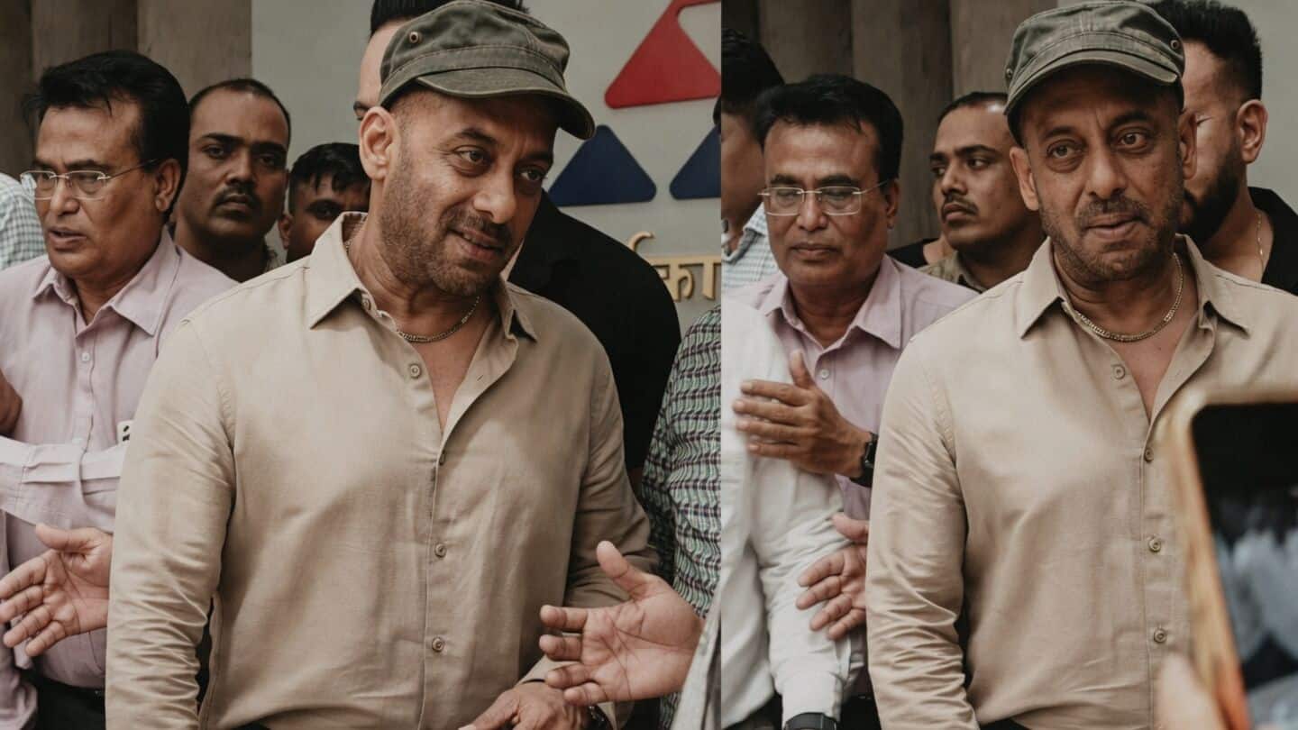 Khan looks frail at Mumbai SRA launch, gives house keys