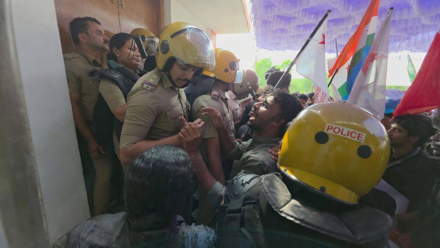 Kasaragod police book 25 students for disrupting 'Vande Mataram' seminar