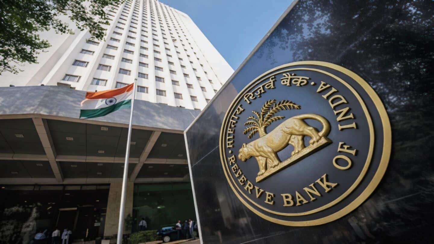 RBI sells 50,000 cr bonds to curb surplus liquidity