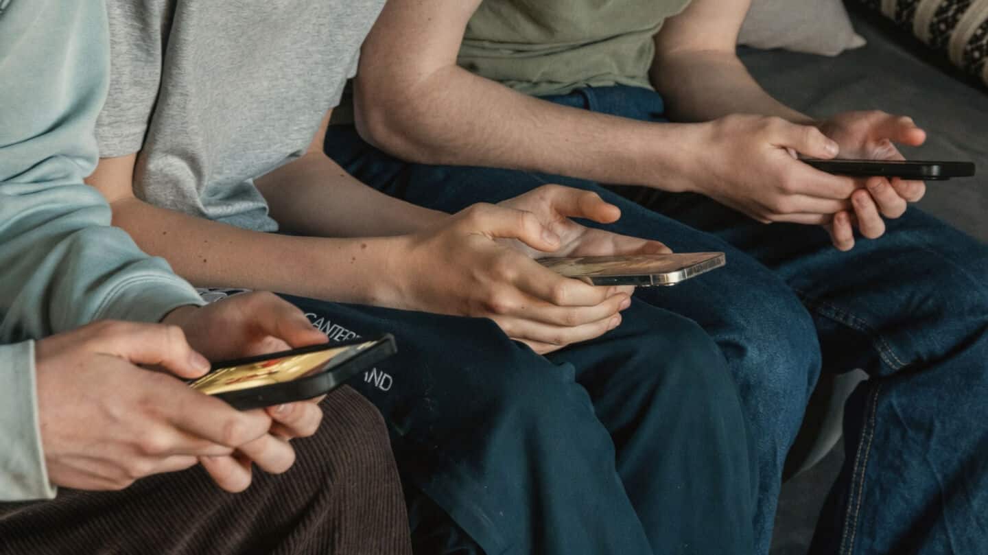 FBI warns hackers stealing explicit photos, videos on social media