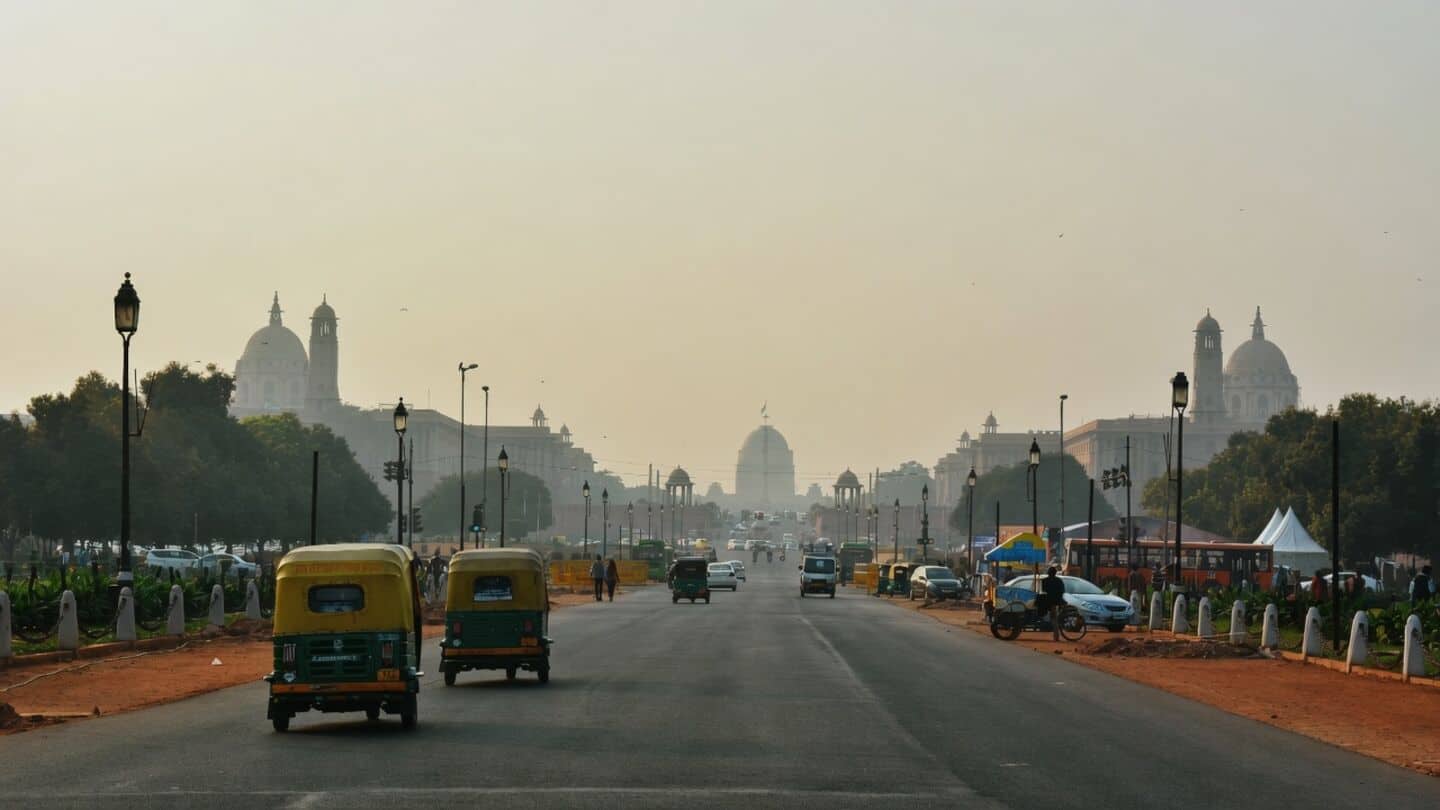 Delhi records warmer than normal October mornings with moderate AQI