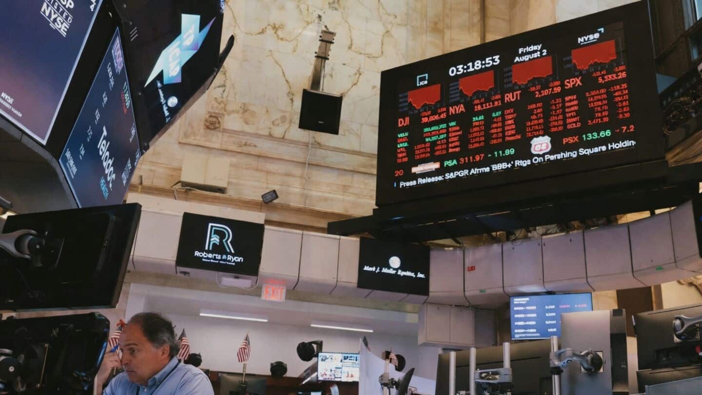 US stocks fall as yields and oil spike, investors worry