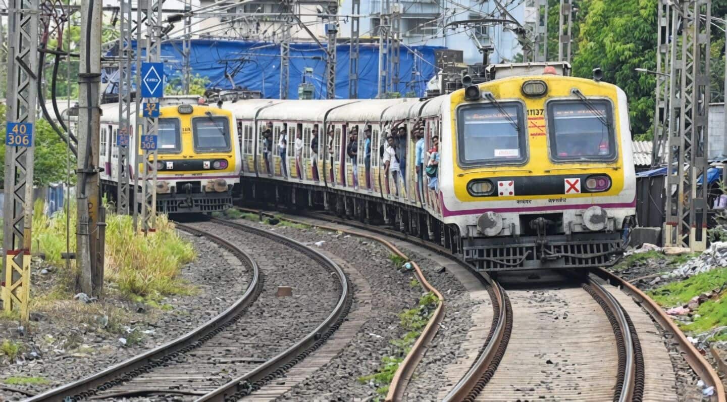 Kasara local rerouted at CSMT during rush hour causes delays