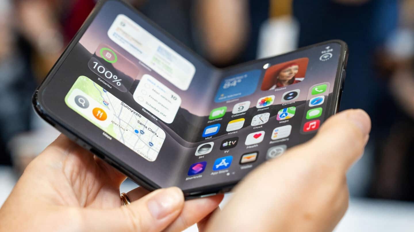 Apple's iPhone duo has steep repair costs for inner screen
