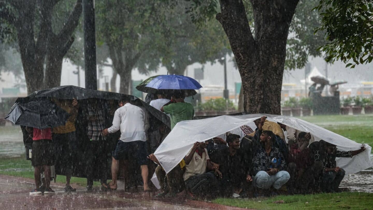 IMD forecasts rain, thunderstorms and 60km/h gusts in Delhi