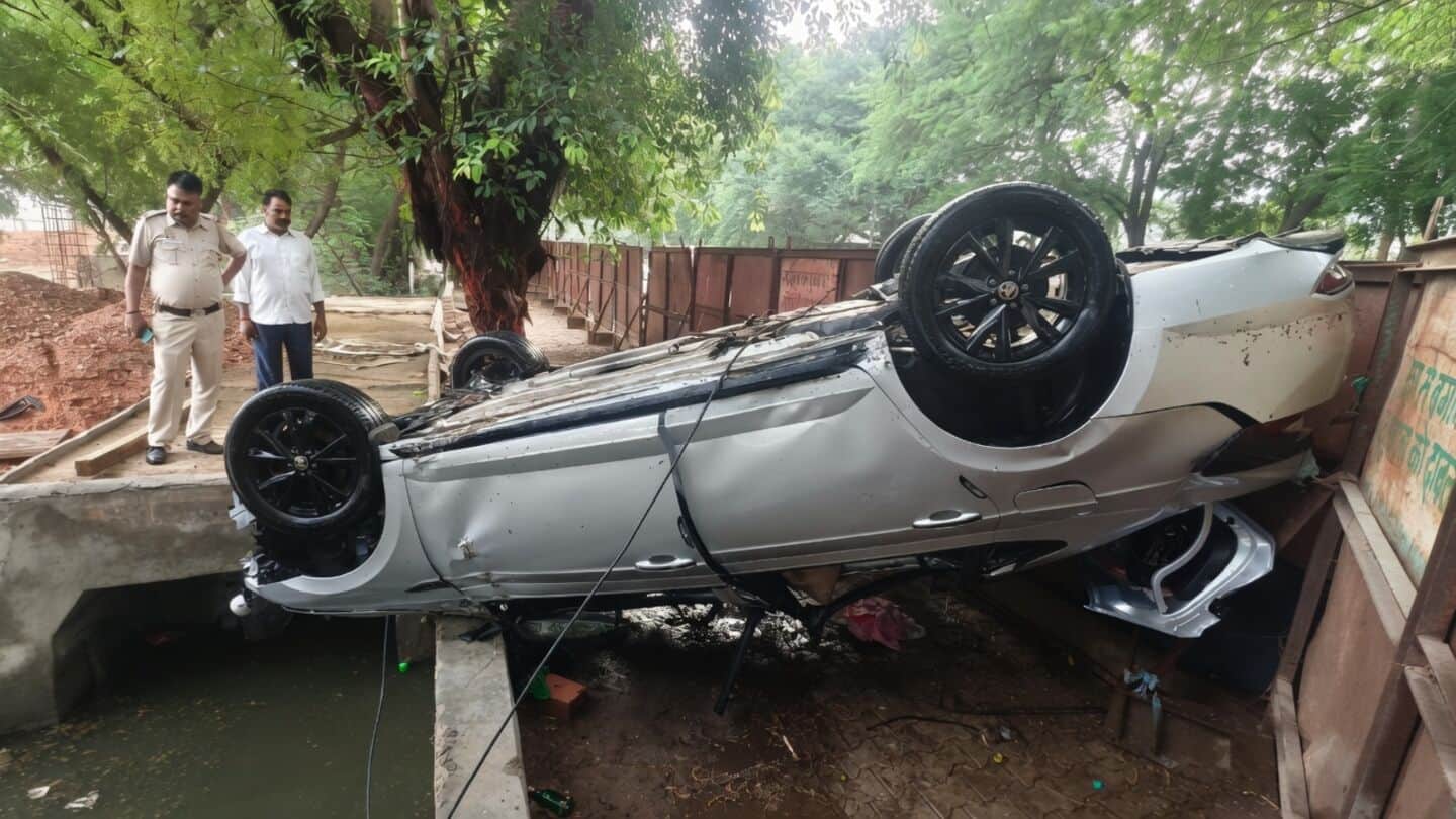 Indian Army officer's 20-year-old son dies in Vasant Kunj crash